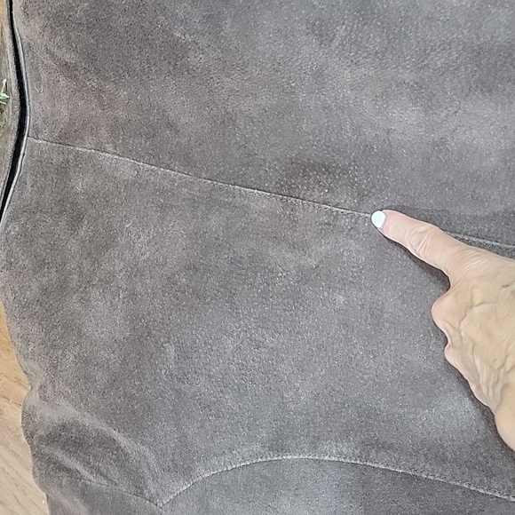 BOGO!!  Classic Brown Suede Shacket - Picture 15 of 15